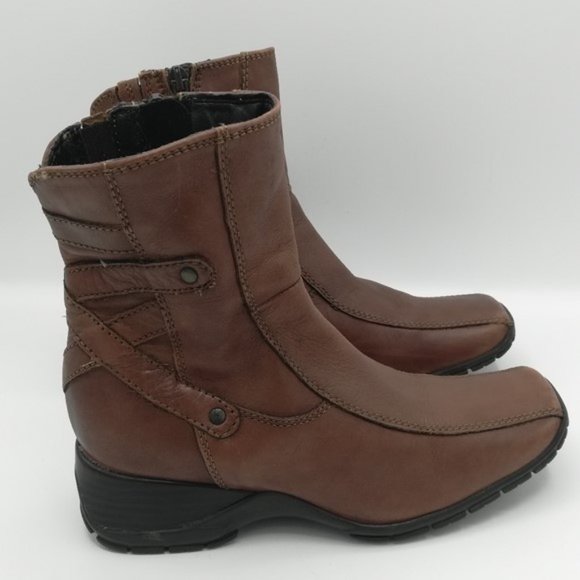 Clarks Leather Ankle Boots, Brandy Brown, Size 9.5 - Picture 2 of 5